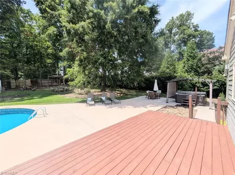 Exterior - 6006 Westhaven Ln, Trinity, NC 27370 photo 4 of 7