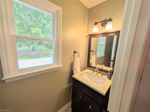 Bath - 6006 Westhaven Ln, Trinity, NC 27370 photo 3 of 4