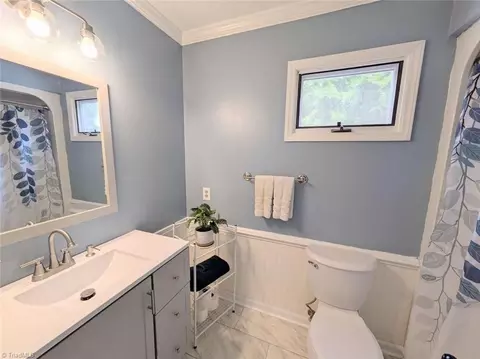 Bath - 6006 Westhaven Ln, Trinity, NC 27370 photo 2 of 4