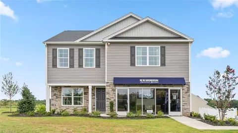 818 Merriweather Dr, King, NC 27021