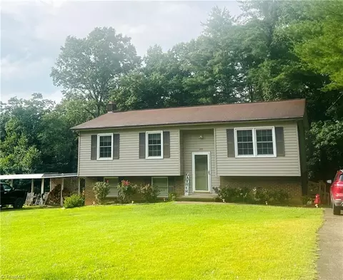 235 Oak Ridge Dr, Mount Airy, NC 27030