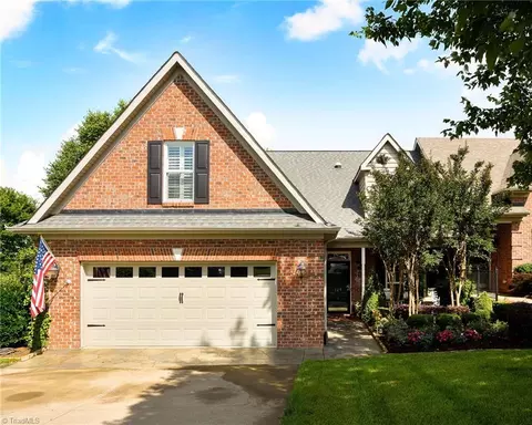 129 Turnbuckle Ct, Clemmons, NC 27012