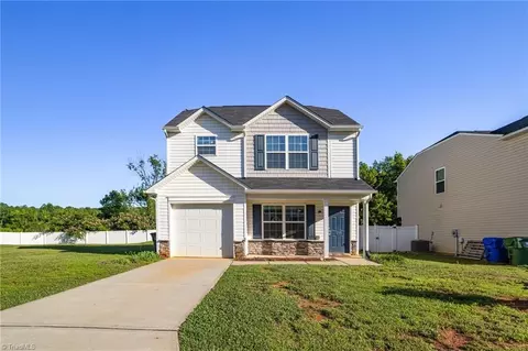 210 Glenoaks Dr, Lexington, NC 27292