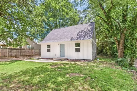1104 Louise Rd, Winston Salem, NC 27107