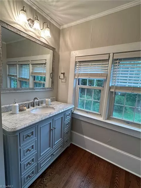 Bath - 708 W Main St, Elkin, NC 28621 photo 2 of 4