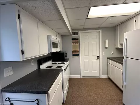 Kitchen - 708 W Main St, Elkin, NC 28621 photo 6 of 6