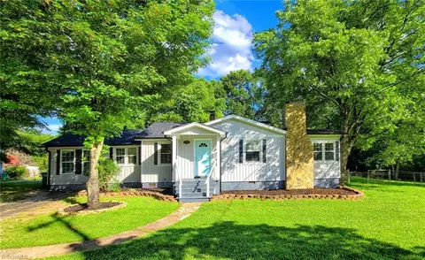 2558 Mountain St W, Kernersville, NC 27284