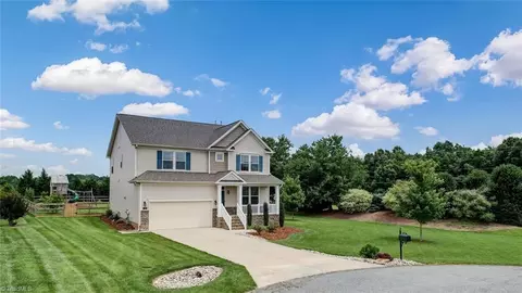 113 Crestbourne Ct, Stokesdale, NC 27357