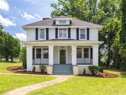 802 Clarkway Ave, Eden, NC 27288