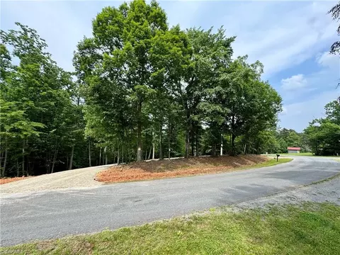 3 Jimmie Bullins Rd # C, Walnut Cove, NC 27052