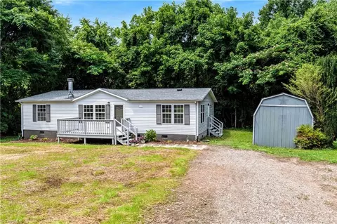 150 Rocky Forest Trl, Elkin, NC 28621