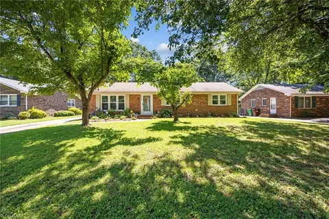 3216 Pine Needles Rd, High Point, NC 27265