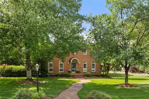 1633 Slane Rd, Clemmons, NC 27012
