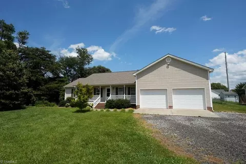 8302 Dorwood Dr, Browns Summit, NC 27214