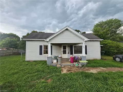 107 High St S, Eden, NC 27288