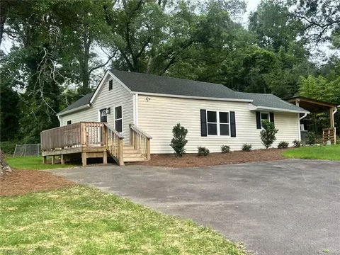 1108 Willow St, Eden, NC 27288