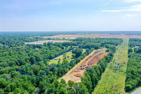 5729 Julian Airport Rd, Liberty, NC 27298