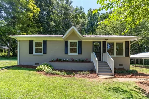 4126 Old Way Rd, Sophia, NC 27350