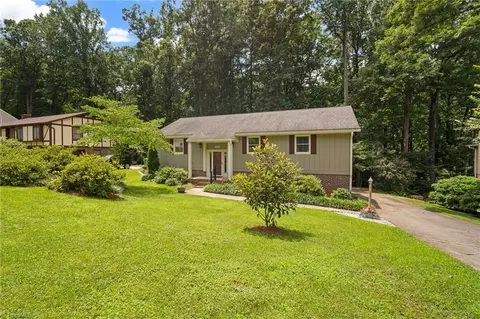 515 Dogwood Ct, High Point, NC 27260