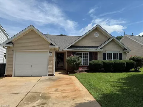 6108 Trotting Pl, Greensboro, NC 27405