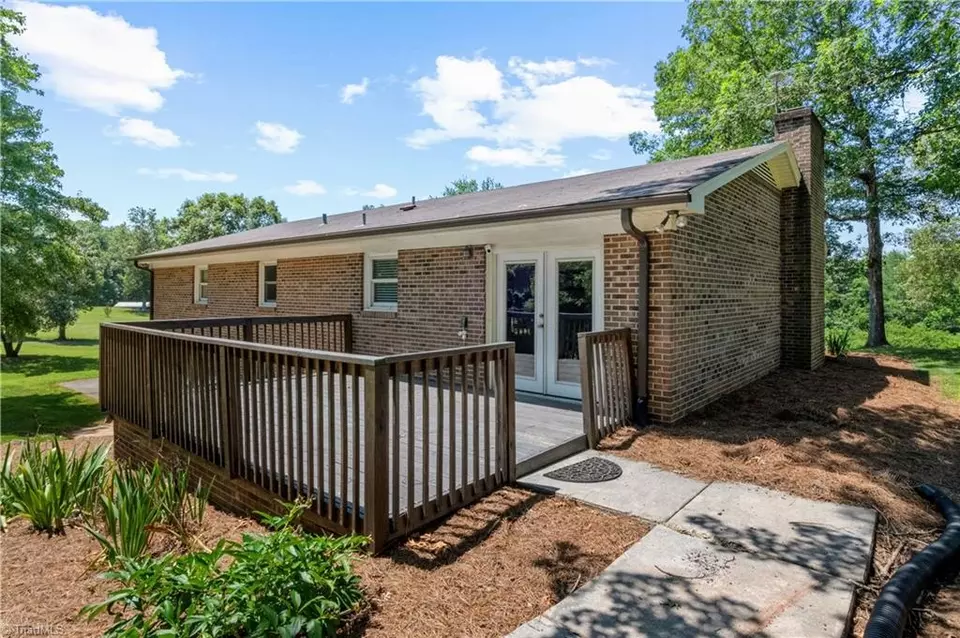 Exterior - 3129 Wyo Rd, Yadkinville, NC 27055 photo 6 of 8