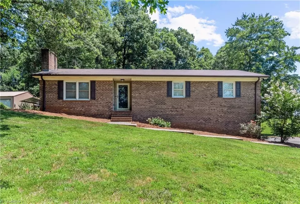 Exterior - 3129 Wyo Rd, Yadkinville, NC 27055 photo 1 of 8