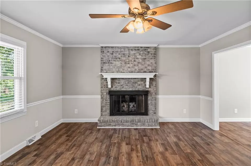 Living - 3129 Wyo Rd, Yadkinville, NC 27055 photo 2 of 3