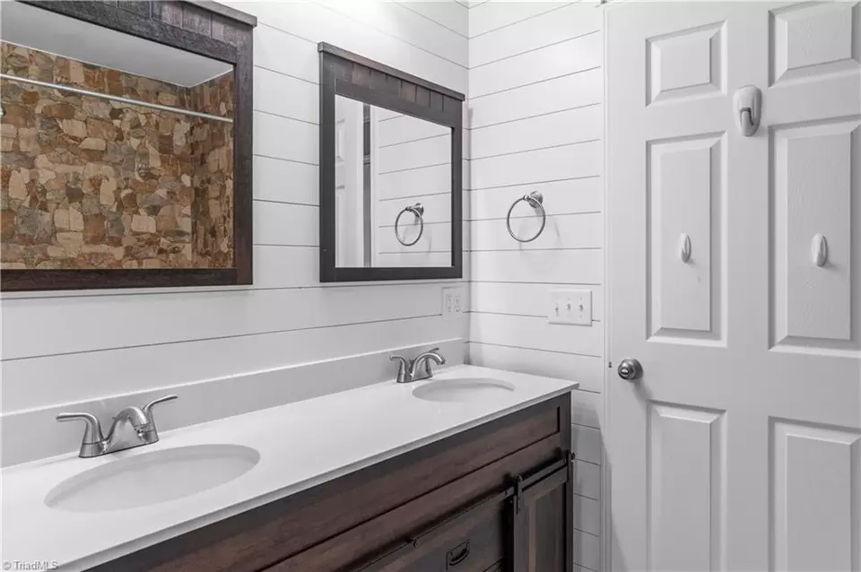 Bath - 3129 Wyo Rd, Yadkinville, NC 27055 photo 4 of 4