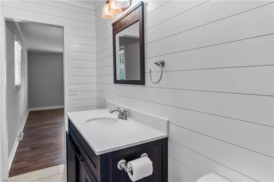 Bath - 3129 Wyo Rd, Yadkinville, NC 27055 photo 2 of 4