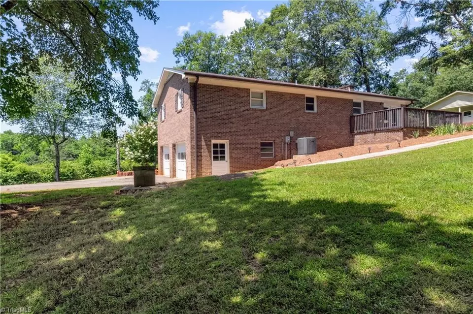 Exterior - 3129 Wyo Rd, Yadkinville, NC 27055 photo 4 of 8