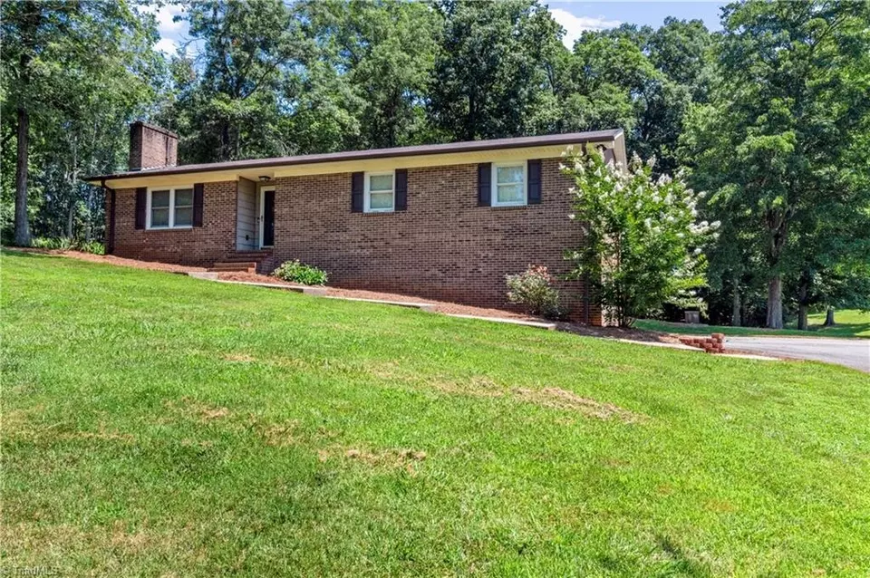 Exterior - 3129 Wyo Rd, Yadkinville, NC 27055 photo 2 of 8
