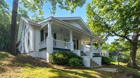905 Hutton St, Winston Salem, NC 27101