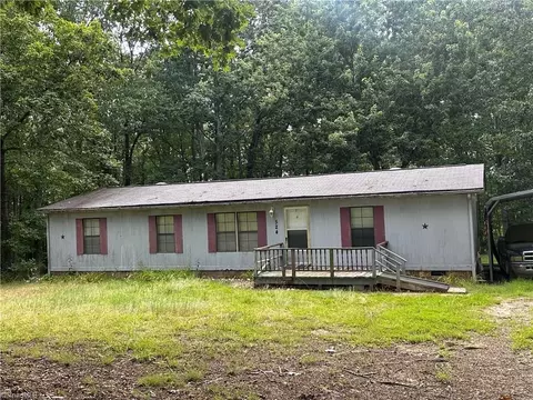 524 Silver Valley Rd, Lexington, NC 27292