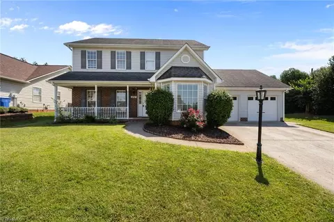 697 Retford Park Ln, Kernersville, NC 27284