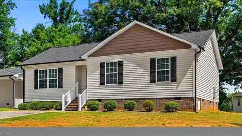 914 Fermer Rd, Asheboro, NC 27203