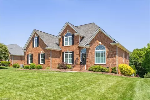 153 Montauk Ct, Clemmons, NC 27012
