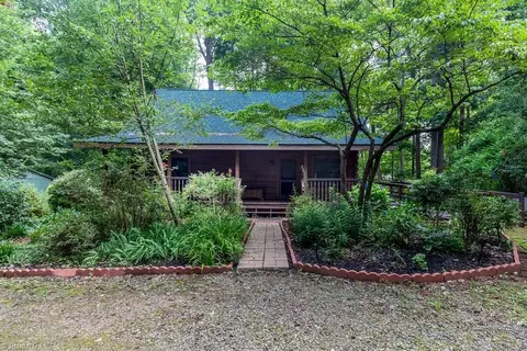 6447 Burlington Rd, Whitsett, NC 27377