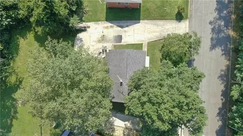 View/Area - 2103 Wesley Dr, High Point, NC 27260 photo 1 of 2