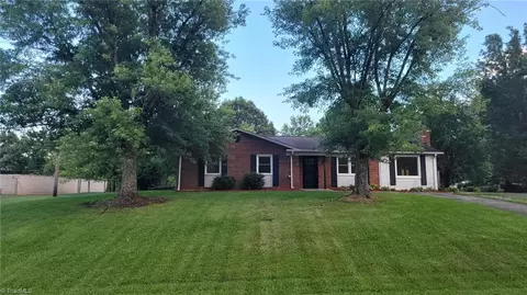 313 Farmstead Rd, King, NC 27021