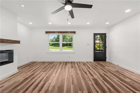 Living - 249 Farmbrook Dr, Denton, NC 27239 photo 4 of 4