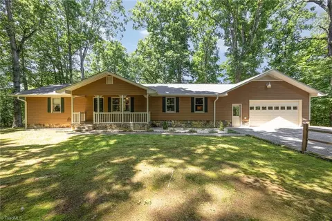 2816 Hoots Rd, Hamptonville, NC 27020