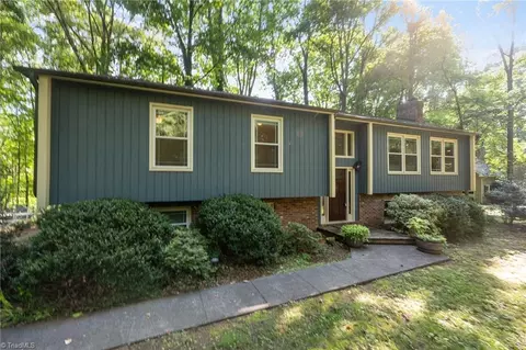 505 Ray West Dr, Kernersville, NC 27284