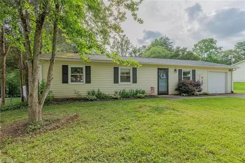 105 Locust Rd, King, NC 27021