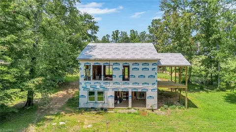625 Gunters Hill Rd, Boomer, NC 28606