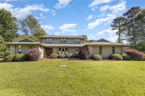 4680 Sherborne Dr, Pfafftown, NC 27040