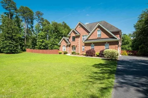 4176 Gumtree Rd, Winston Salem, NC 27107