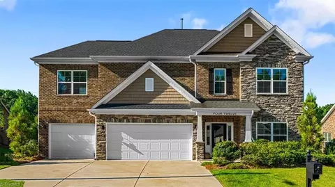 412 Freemont Dr, Thomasville, NC 27360