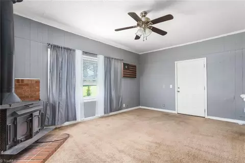 Living - 5383 Chet Dr, Trinity, NC 27370 photo 5 of 7