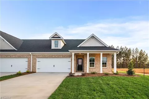 702 Beeson Ct, Clemmons, NC 27012