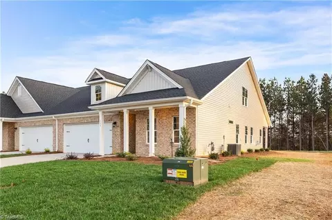 702 Beeson Ct, Clemmons, NC 27012 photo 3